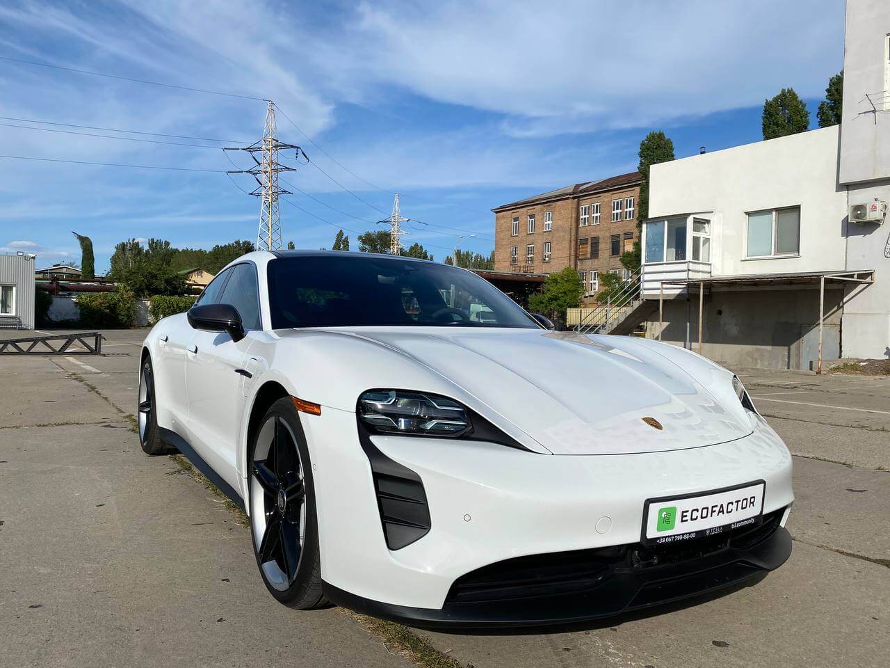 Porsche Model Taycan 4s