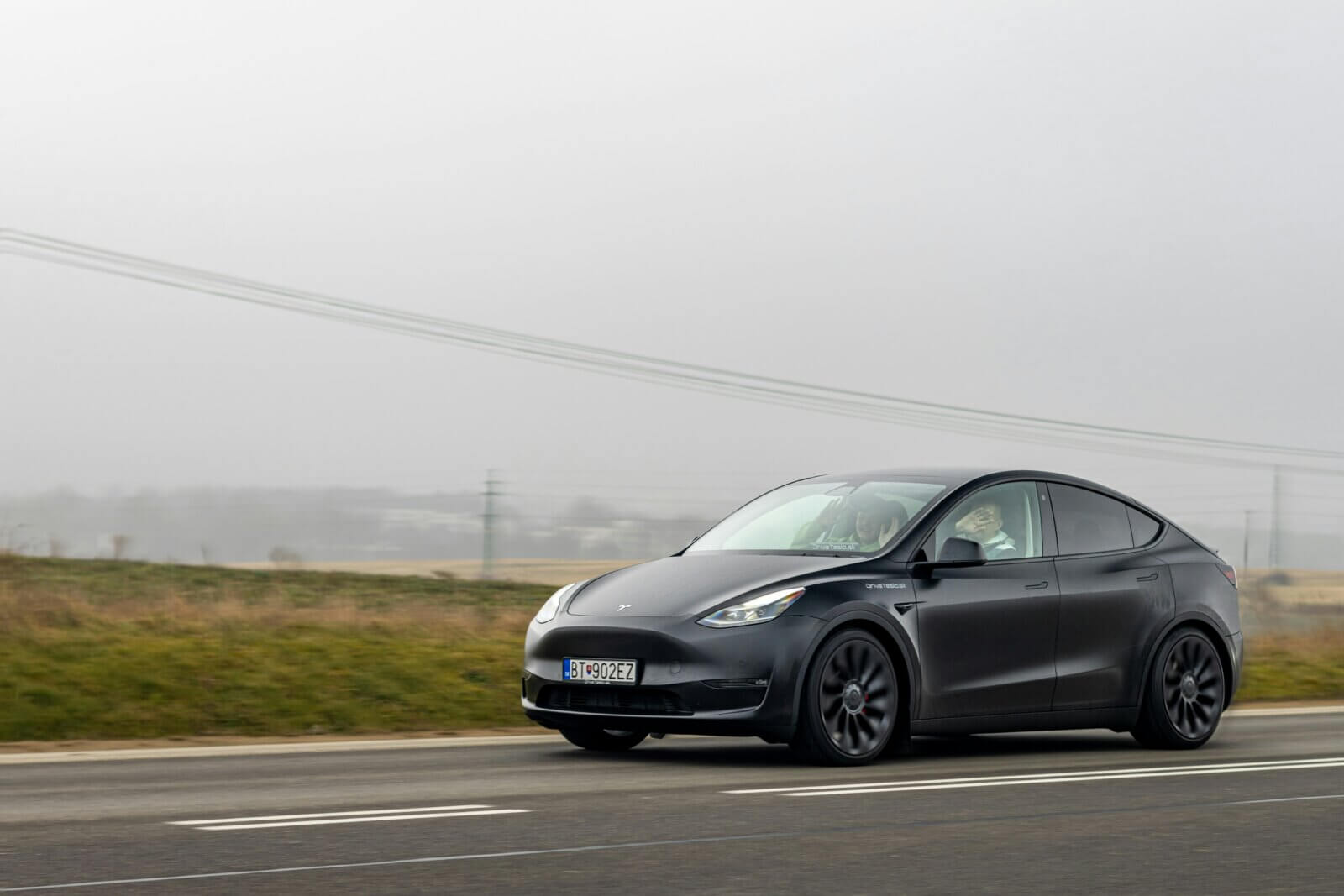 Обслуговування електромобілів Tesla Model Y в Україні