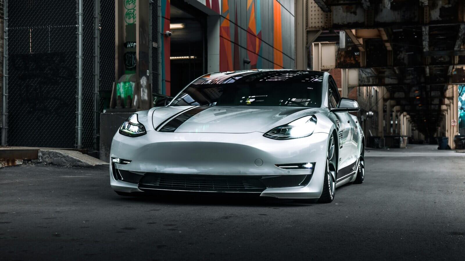 Tesla Model 3 from the USA or Europe: what to choose?