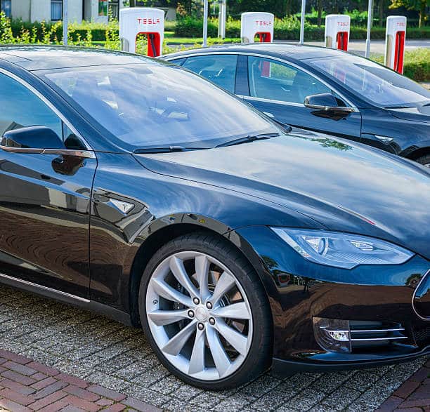 Tesla Model S 85D: Detailed overview of features and capabilities