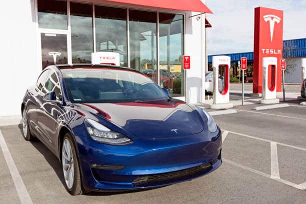 Tesla Model 3 Standard Plus: a detailed overview of the characteristics