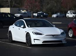 Як заряджати Tesla Model S від розетки