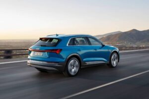 Сравнение Audi e-tron и Mercedes-Benz EQC