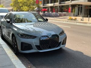 The top accessories for the BMW i4: Enhancing comfort and style