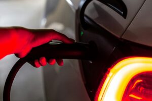 How to charge the BMW 330e: a complete guide for owners