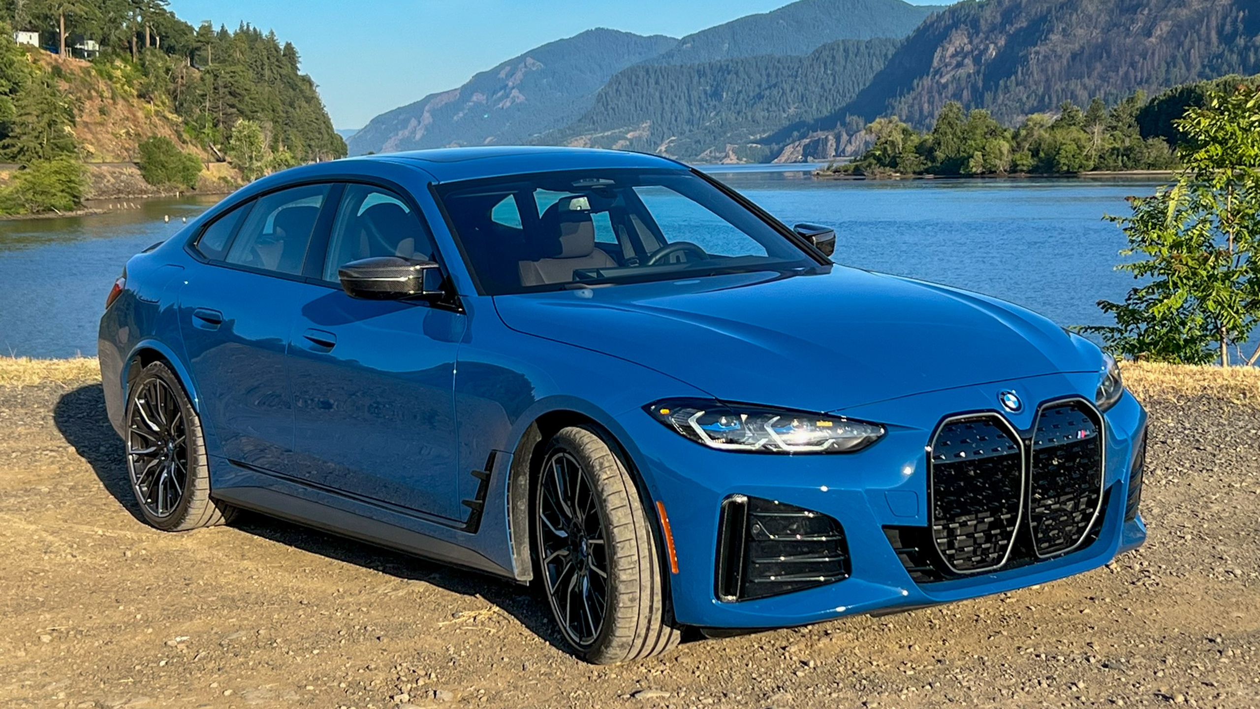 BMW i4 чи Mercedes-Benz EQE: що краще для українського водія?