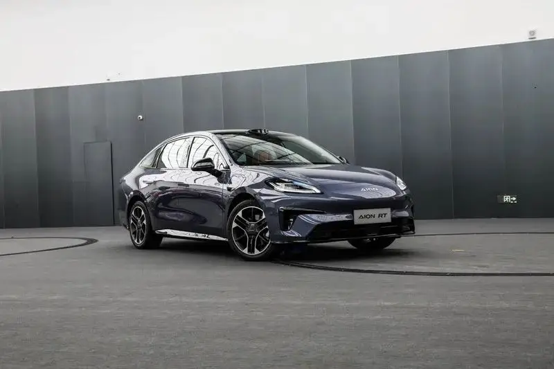 GAC Aion RT vs Tesla Model 3: що краще підходить українським водіям