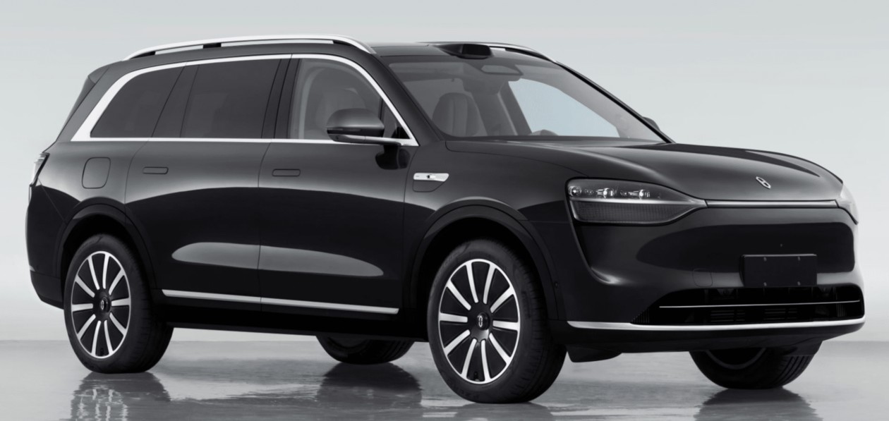 Aito M9 і Tesla Model 3: вибір між комфортом і мінімалізмом