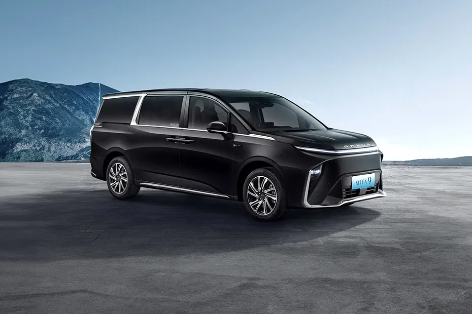 Maxus MIFA 9 vs Tesla Model 3: що обрати для щоденного користування