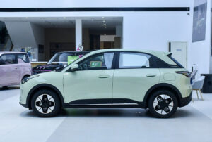 Geometry Xingyuan vs Tesla Model 3: different approach to the same class