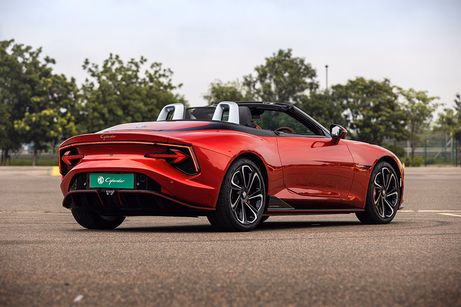 MG Cyberster vs Tesla Model 3: що обрати у 2026 році