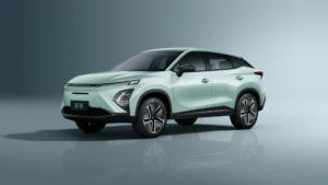 Omoda E5 vs Tesla Model Y: a different approach to daily commuting