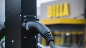 Retail Electrification by CPO to CPO: Auto-Charge Installs ECOFACTOR Charging for BILLA Market